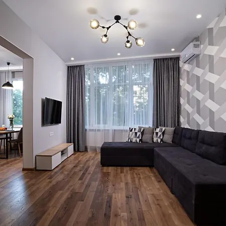 Arcadia Hills Apartment