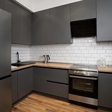 Arcadia Hills Apartment