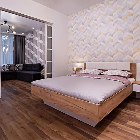 Arcadia Hills Apartman *