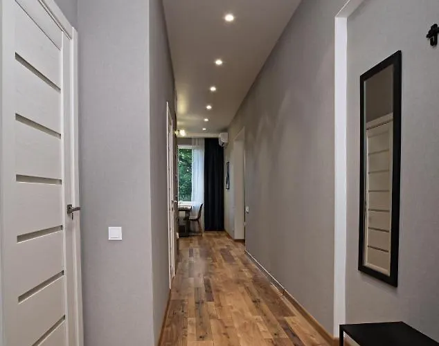 Arcadia Hills Apartman *